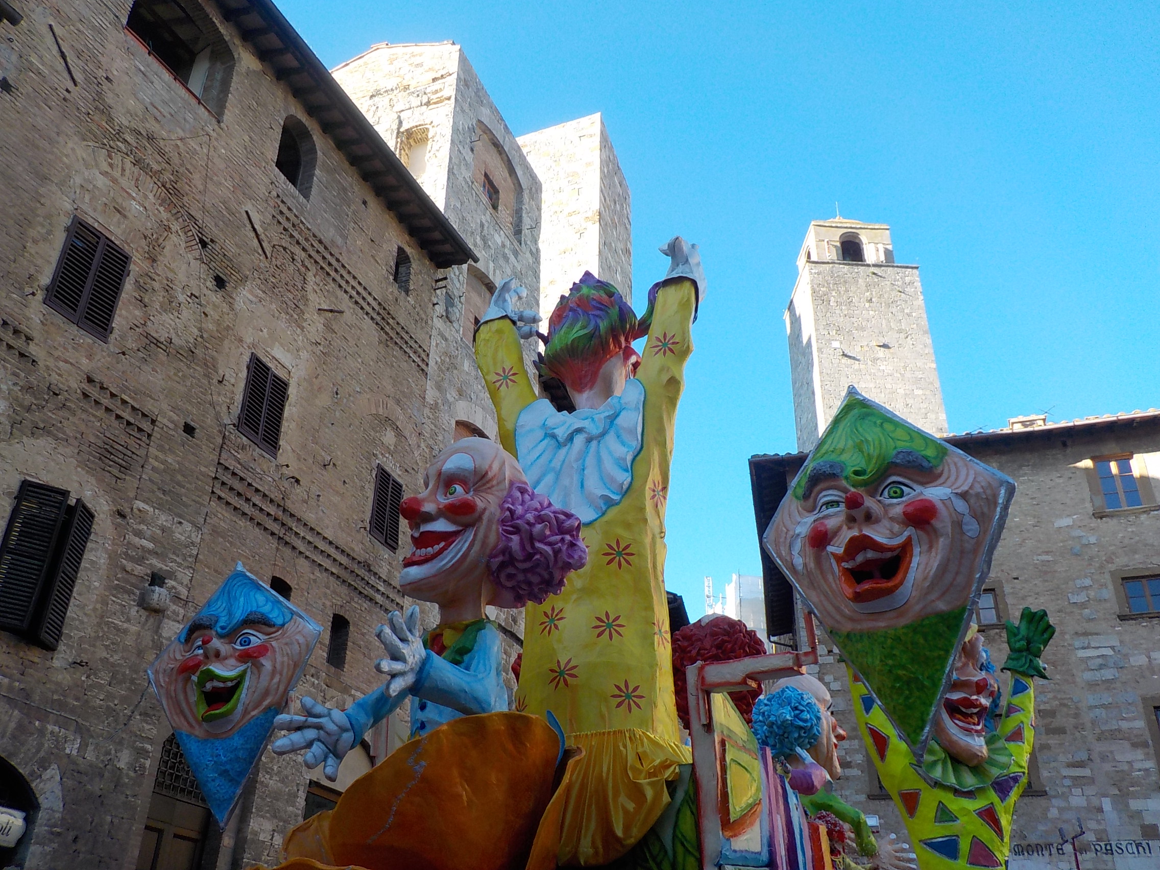 Carri di Carnevale a San Gimignano
